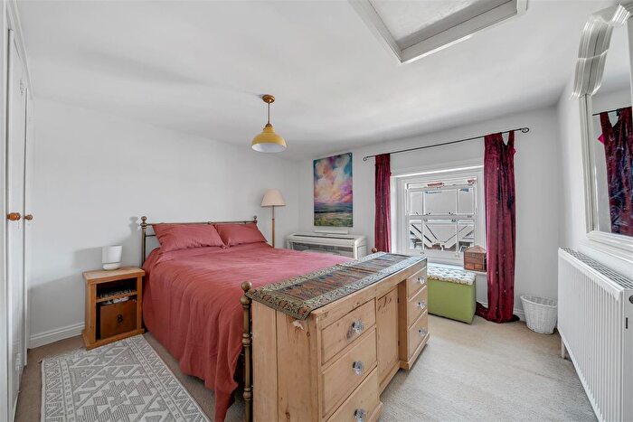 2 Bedroom Property For Sale In High Street, Swanage, BH19 - Photo 7