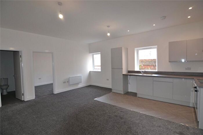 1 Bedroom Apartment To Rent In South Parade, Whitley Bay, NE26