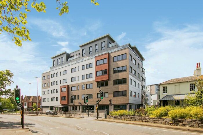 2 Bedroom Apartment For Sale In High Street North, Poole, BH15