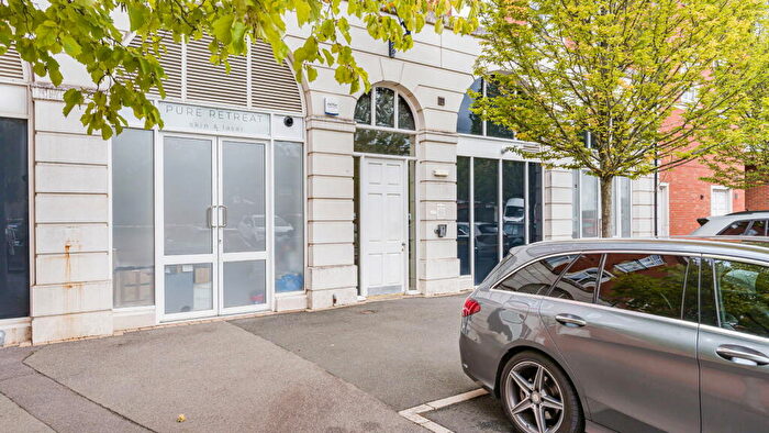 1 Bedroom Apartment For Sale In Main Street, Dickens Heath, B90