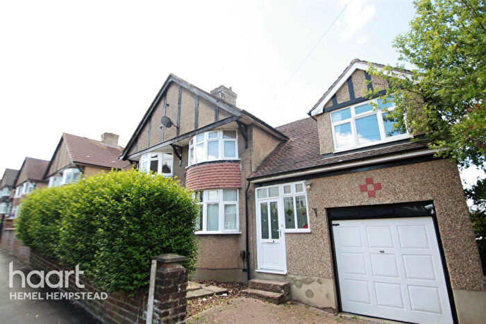 4 Bedroom Semi-Detached House To Rent In Cedar Walk, Hemel Hempstead, HP3