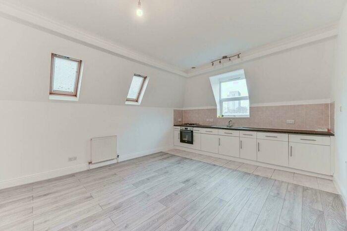 1 Bedroom Flat To Rent In Chatsworth Road, Central Croydon, Croydon, CR0