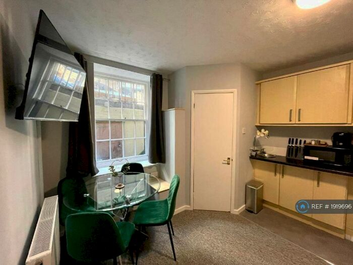 1 Bedroom Flat To Rent In Brighton, Brighton, BN2