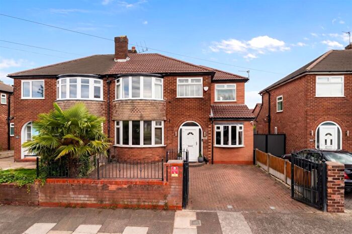 3 Bedroom Semi-Detached House For Sale In Manor Avenue, Sale, M33