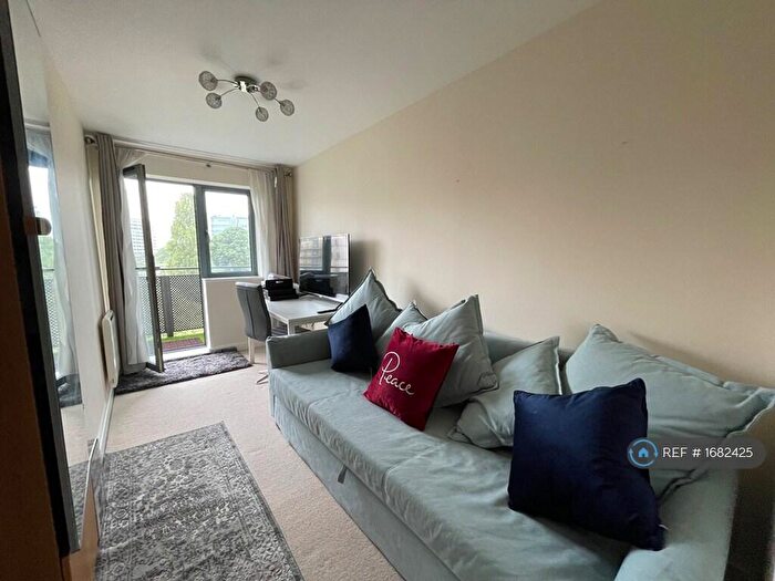 2 Bedroom Flat To Rent In Aqua House, London, NW10