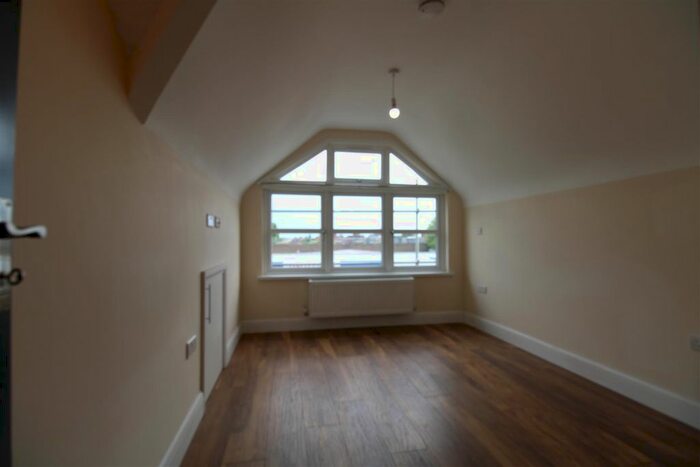 1 Bedroom Flat To Rent In Staines Road, Feltham, TW14