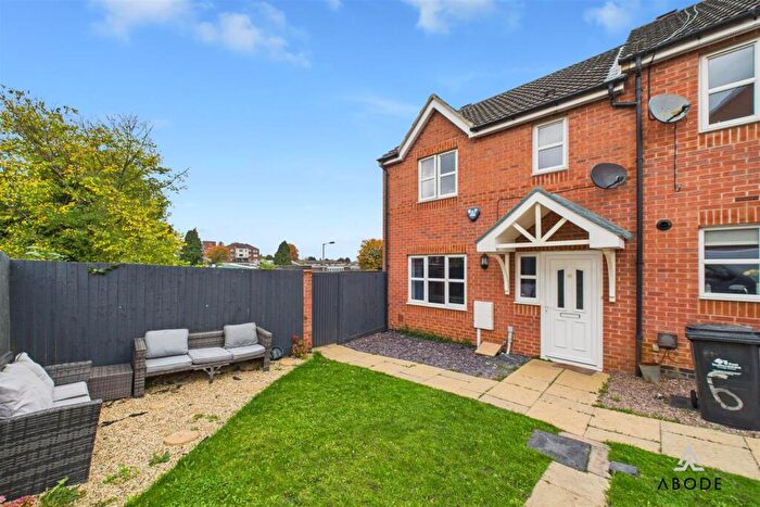 3 Bedroom End Of Terrace House For Sale In Cherry Tree Gardens, Burton-On-Trent, DE15