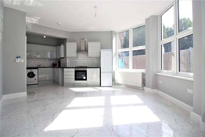 2 Bedroom Apartment To Rent In The Grove, Gravesend, Kent, DA12