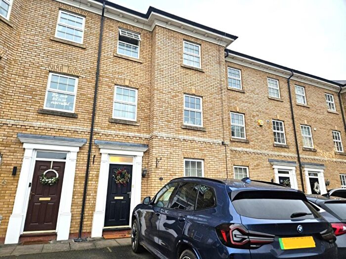 4 Bedroom Town House For Sale In The Ridings, Grange Park, Northampton, NN4
