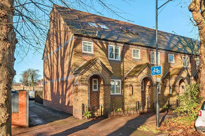 5 Bedroom End Of Terrace House To Rent In Park Avenue, Winchester, SO23