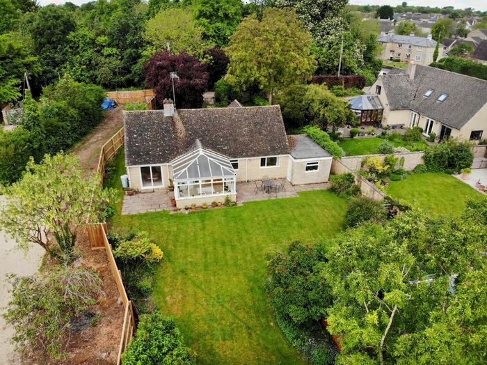 3 Bedroom Detached Bungalow For Sale In Cinder Lane, Fairford, GL7