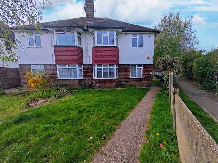 2 Bedroom Maisonette For Sale In Petworth Close, Northolt, UB5