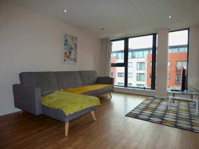 2 Bedroom Flat To Rent In Moseley Road, Balsall Heath, Birmingham, B12