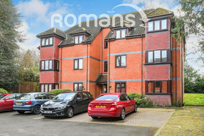 2 Bedroom Apartment To Rent In Crowthorne Lodge, RG12