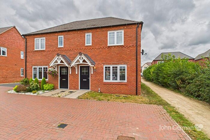 3 Bedroom Semi-Detached House For Sale In Ferny Close, Overseal, DE12