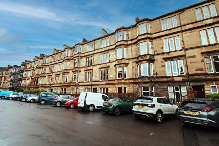 2 Bedroom Flat To Rent In Albert Avenue, Queens Park, Glasgow, G42