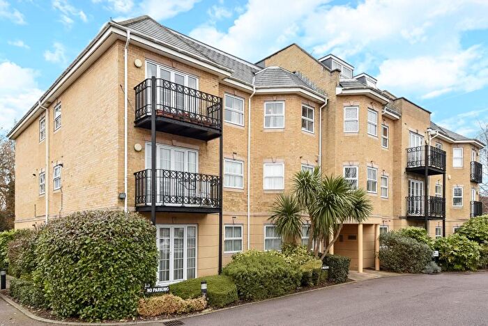 2 Bedroom Flat To Rent In Sovereign Court, Pinner Road, HA6