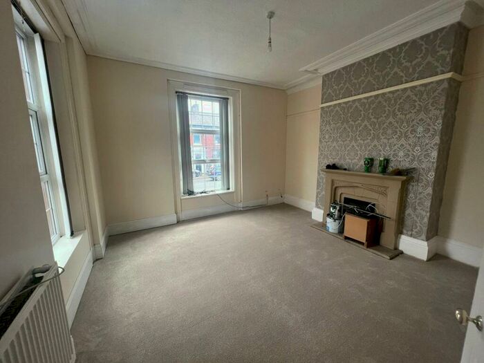 5 Bedroom End Of Terrace House To Rent In Dukes Brow, Blackburn, Lancashire, BB2