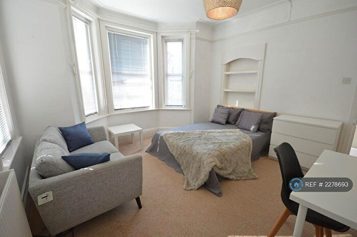 2 Bedroom Flat To Rent In Winton, Winton, BH9