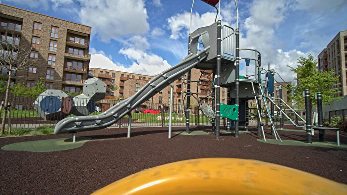 2 Bedroom Apartment To Rent In Pelican House, Barking, IG11