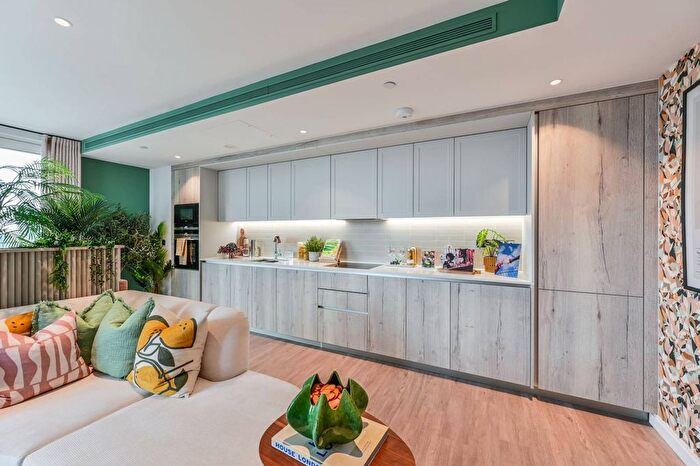 2 Bedroom Flat For Sale In Oval Village, Oval, SE11