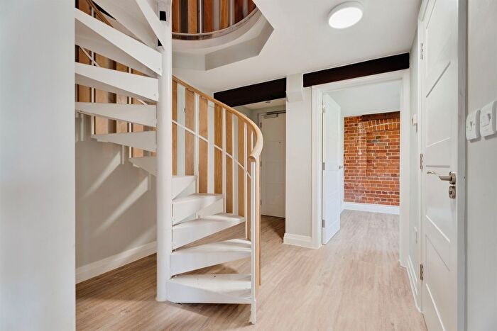 2 Bedroom Flat For Sale In Corks Lane, Hadleigh, Ipswich, IP7