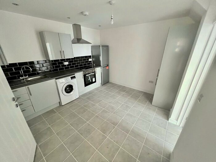 1 Bedroom Flat To Rent In Caludon Road, Coventry, CV2