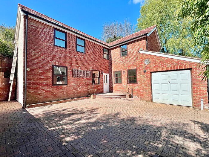 4 Bedroom Detached House For Sale In Hervey Street, Ipswich, IP4