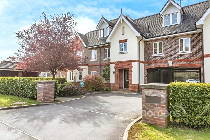 2 Bedroom Flat To Rent In Bishops Court, New Road, Ascot, SL5