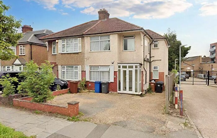 2 Bedroom Flat To Rent In Weston Drive, Stanmore, HA7