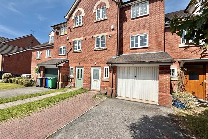 4 Bedroom Town House To Rent In New Barns Avenue, Chorlton, M21