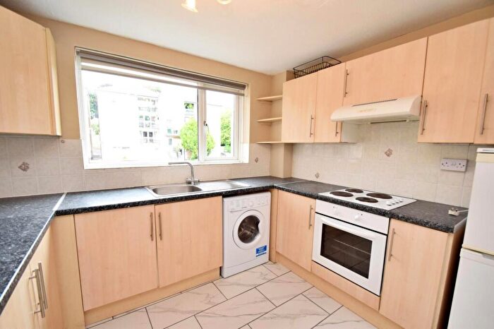 3 Bedroom Flat To Rent In Winchester, SO23