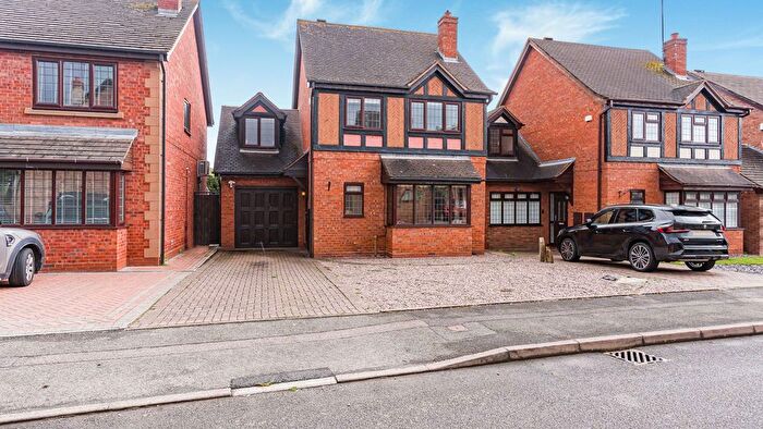 3 Bedroom Detached House For Sale In Shrubbery Close, Sutton Coldfield, B76