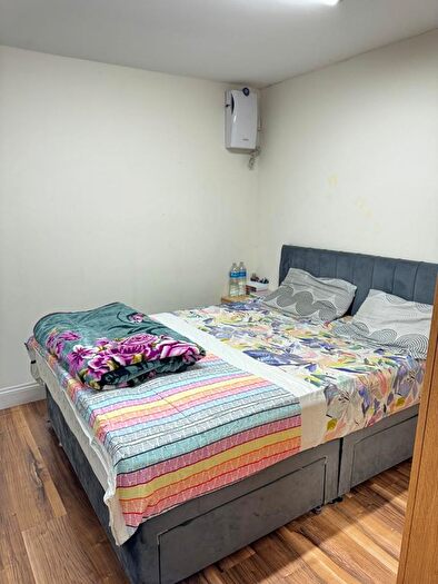 1 Bedroom Flat To Rent In Cardington Square, Hounslow, TW4