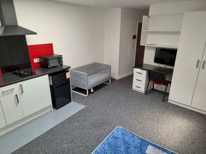 Studio To Rent In London Road, Leicester, Leicestershire, LE2