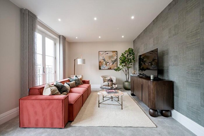 4 Bedroom Semi-Detached House For Sale In At Trent Park, London, EN4