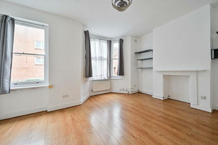 2 Bedroom Flat To Rent In Chatham Street, London, , Elephant And Castle, London, SE17