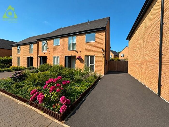 3 Bedroom Semi-detached House For Sale In Hazeling Lane, Westhoughton, BL5