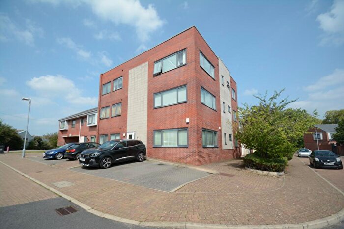 2 Bedroom Apartment For Sale In Lock Keepers Court, Droylsden, M43