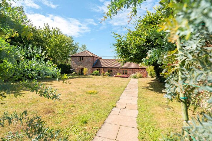 3 Bedroom Barn Conversion For Sale In Aylsham Road, Felmingham, NR28