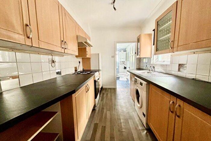 3 Bedroom Terraced House To Rent In Boundary Road, Chatham, ME4