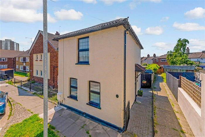 2 Bedroom Detached House For Sale In Shepherd Street, Northfleet, Gravesend, Kent, DA11