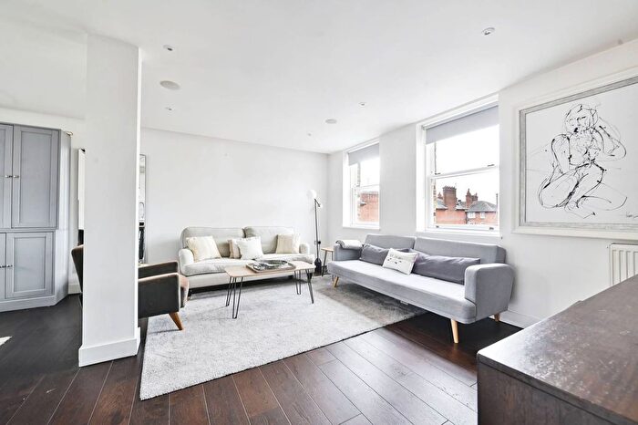2 Bedroom Flat To Rent In Ariana Apartments, Fulham, London, SW6
