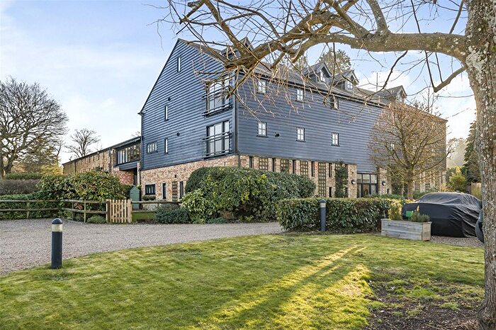 2 Bedroom Flat To Rent In Chine Farm Place, Main Road, Knockholt, Kent, TN14