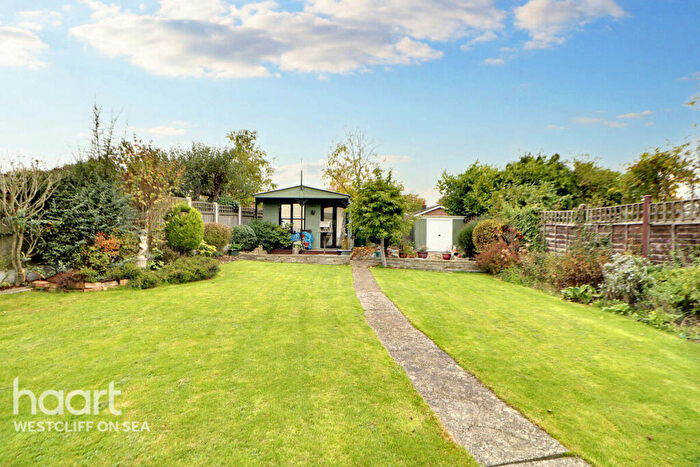 3 Bedroom Bungalow For Sale In Dulverton Avenue, Westcliff-On-Sea, SS0