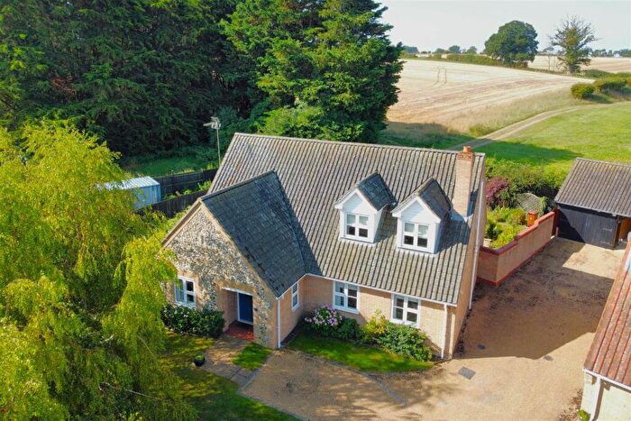 4 Bedroom Detached House For Sale In All Saints Court, Croxton, IP24