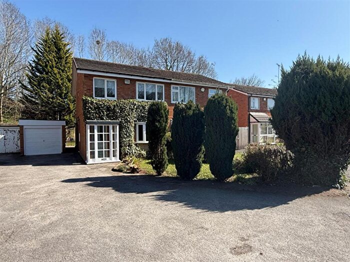 3 Bedroom Semi-Detached House To Rent In Snowford Close, Shirley, Solihull, B90