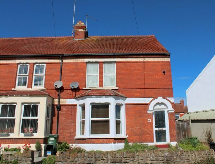 3 Bedroom End Of Terrace House To Rent In Crofton Avenue, Yeovil, BA21