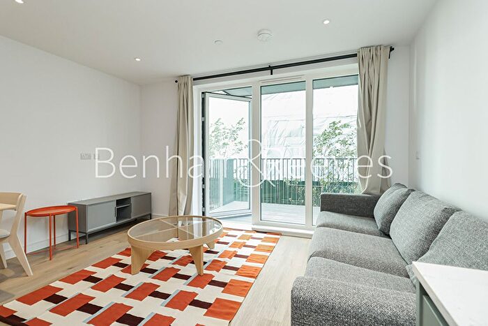 1 Bedroom Flat To Rent In Viola House, Greenleaf Walk, UB1