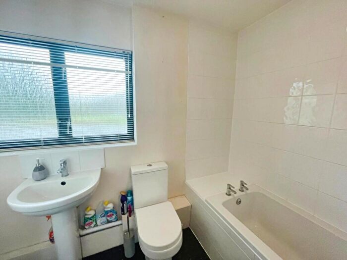 2 Bedroom Apartment To Rent In Tiddington Road, Stratford-Upon-Avon, CV37